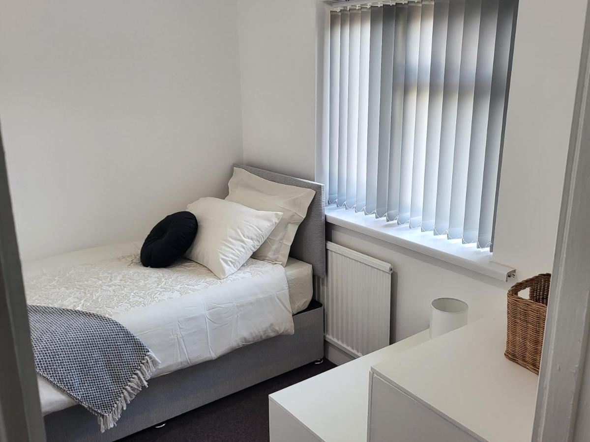Spacious & Cosy Holiday Home In Manchester Zewnętrze zdjęcie